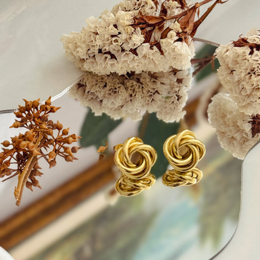 Orecchini con intrecci