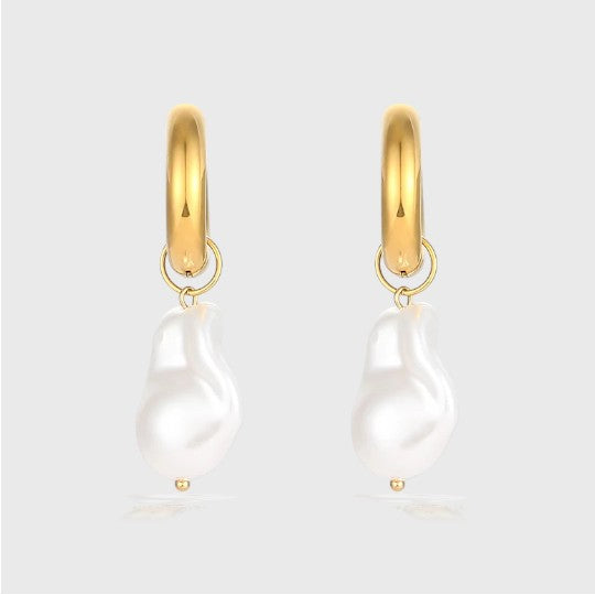 Orecchini pendenti con perle