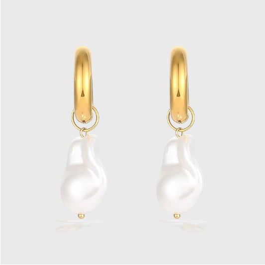 Orecchini pendenti con perle